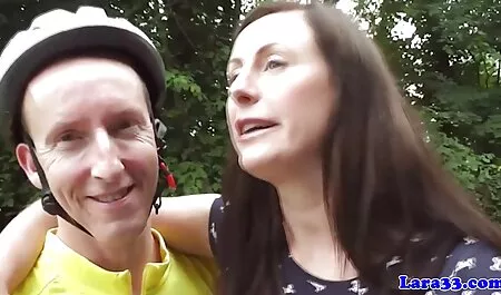 Preplanuli, seksi biseksualci ližu pičku i voze se na kurac videoporno film