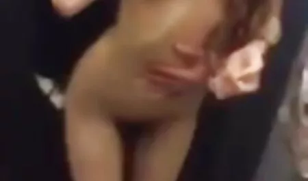 Djevojka s velikim sisama voli se jebati s djevojkama videoorno