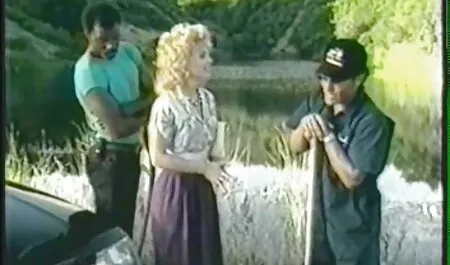 Na brinetama magarca, latino žene su nacrtale nogometnu uniformu i poslale ih na teren pornoitali
