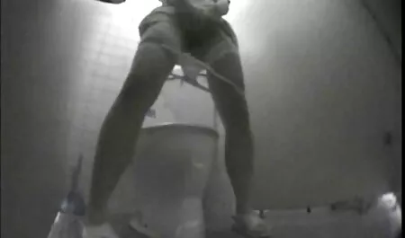 Prsata plavuša stavi pičku ispod muškaraca i usisava italiana xnxx kurac za sebe