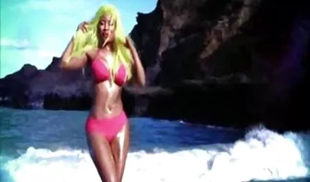 Seksi djevojka proguta italain porno spermu