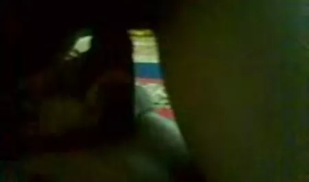 Prsata mama i njezin crni, debeli, gumeni pornoitali kurac