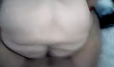 Pikaper italiana xnxx je pucao u salonu Asian Honey Gold i jebao je u pičku