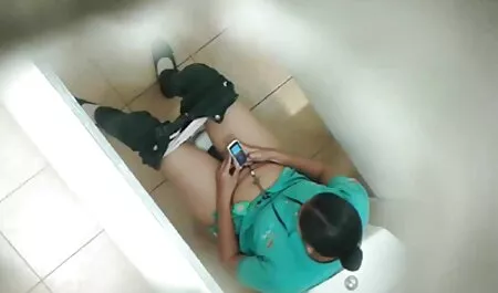 Seksi plavuša strastveno mature italiana porn usisava pijetao crnog čovjeka i jaše je na vrhu