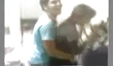 Zabrinuti italiana sex vojni jebu plavušu u džungli