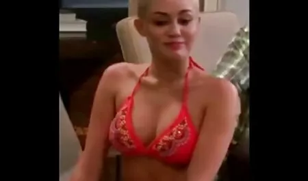 Analna kraljica Daria uvijek zamjenjuje analnu videoorno