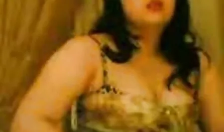 Čovjek glumi porno itali clasic geja na kameru dok trza svoj kurac