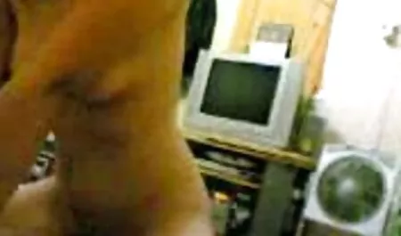 Tri mlada pilića nabubrila best italian porno su šampanjac i imala su seksualnu zabavu