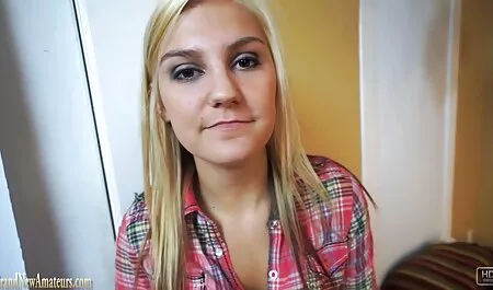 Vruća plavuša pornoitali ukazivanje maca masturbacija