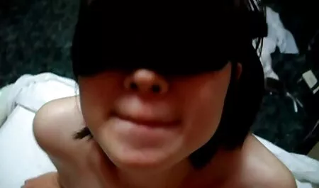 Ruski frajer jebe film pornovideo zapanjujućeg mladog studenta u analnom seksu