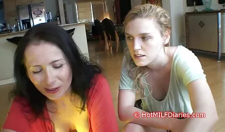 Nepopustljivi itslian porno đak liže anus mlade brinete i jebe je