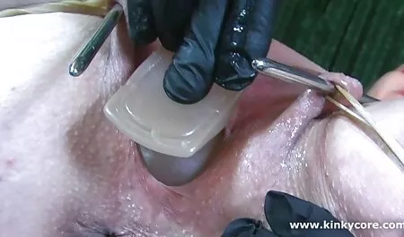 Požuda kuja u crvenom porno italina korsetu izluđuje crnju