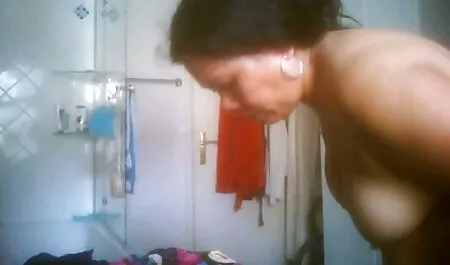 Strastvena i seksi azijska djevojka s velikim sisama jebe se u italiana xnxx analni seks