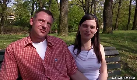 Curly zgodna jeba prsata mama s italain porno mladom kćeri
