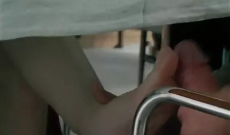 Brineta Lana Rhoades sisa krivog crnog film pornovideo penisa i jebe crnca