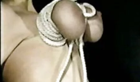 Lijepi trans porno hd itali Jolie se jebe s debelim pijetalom
