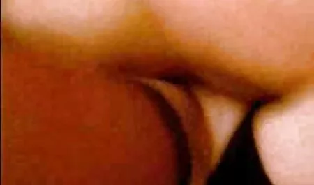 Strastvena crvenokosa ženka film porno italan gura analno sa svojim ljubavnikom
