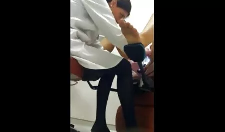 Vezan itslian porno momak i pod nagonom gleda kako crnac jebe svoju ženu