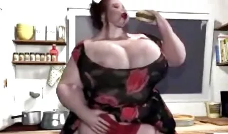 Slutty brineta film pornovideo zavodi svoju susjedu