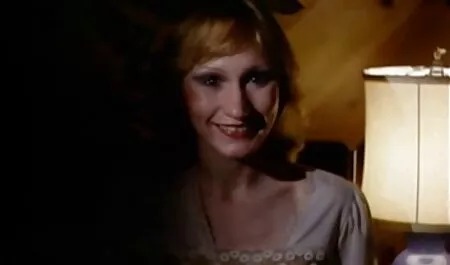 Mlada Azijka Evelyn filmpornoi Lin jebe zrelog nezasitnog muškarca