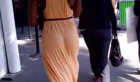 Nazvala je Johnsona domar i lizala mu porno iyaly kurac, a onda sjela na njega