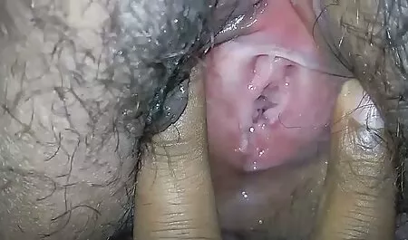 Prsata plavuša Kenzie videoporno film Taylor u crvenom donjem rublju jebe macu dildo