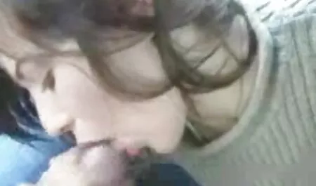 Ljubiteljica crvene ribe svijetle boje dobiva se porno itali hd jeben u uskom analnom