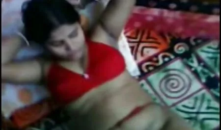 Seksi plavuša upoznala je crnca u kuhinji i odmah ltaly porno uokvirila pičku