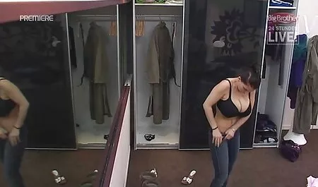 Trans italain porno jebe svoju kučku djevojku koja glasno stenja!
