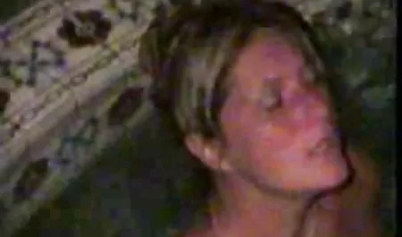 Moja djevojka voli italain porno sisati penis