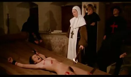 Sjebana crvenokosa kuja u guzicu s različitim videoorno igračkama