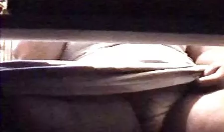 Crvenokosu ltaly porno ljepoticu jebu dvoje ljudi