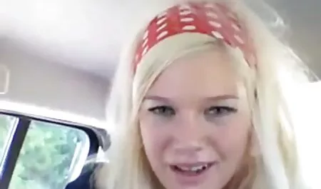 Prsate lezbijke lezbijke Samantha i Dahlia strastveno se jebu na xxxpornoitali kauču