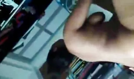 Dvije bucmaste kuje s velikim sisama videoorno isisane od mužjaka