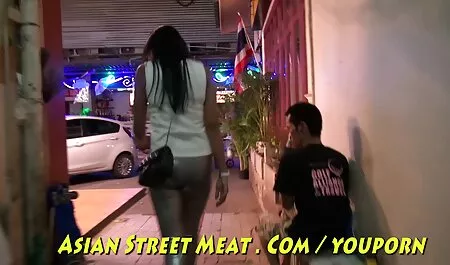 Zrela prsata italina porno djevojčica Lezley Zen dobiva plaću za seks sa momkom