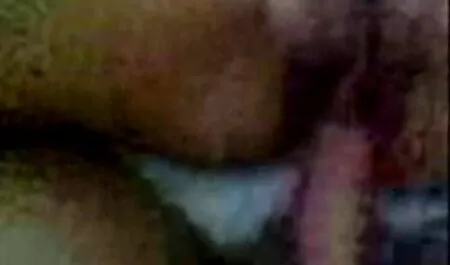 Morat će probuditi ovu uspavanu ljepoticu, neće odbiti ugoditi joj ustima slatkim pornoitali puhanjem